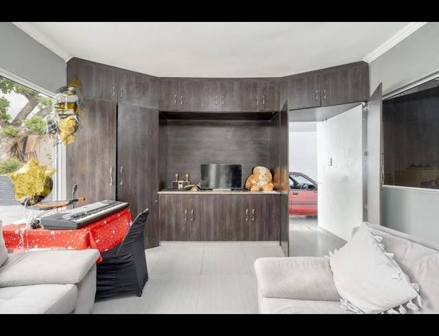 3 BEDROOM HOUSE FOR SALE IN SEA PARK